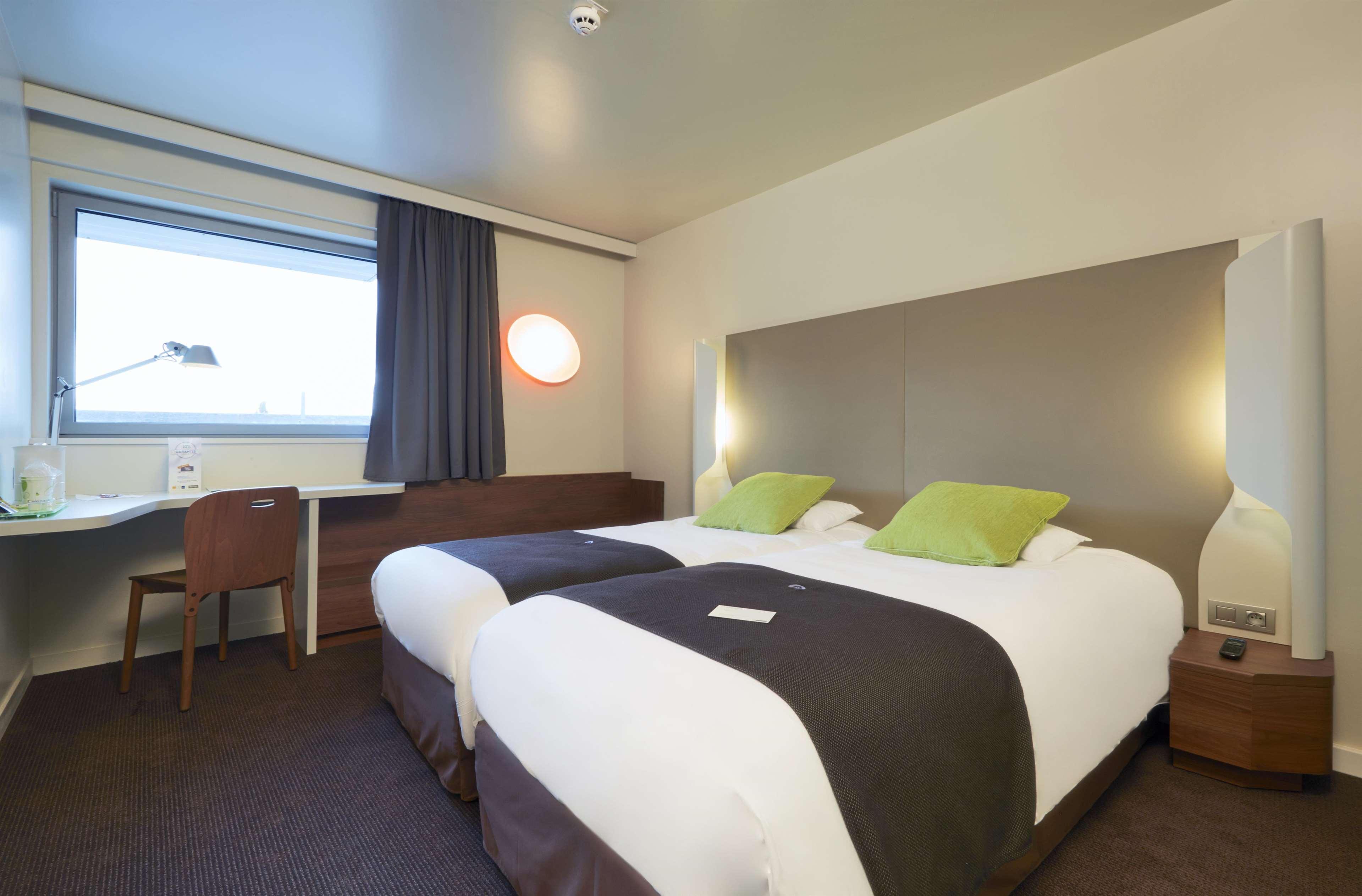 Campanile La Roche Sur Yon Centre Gare Hotel Екстериор снимка