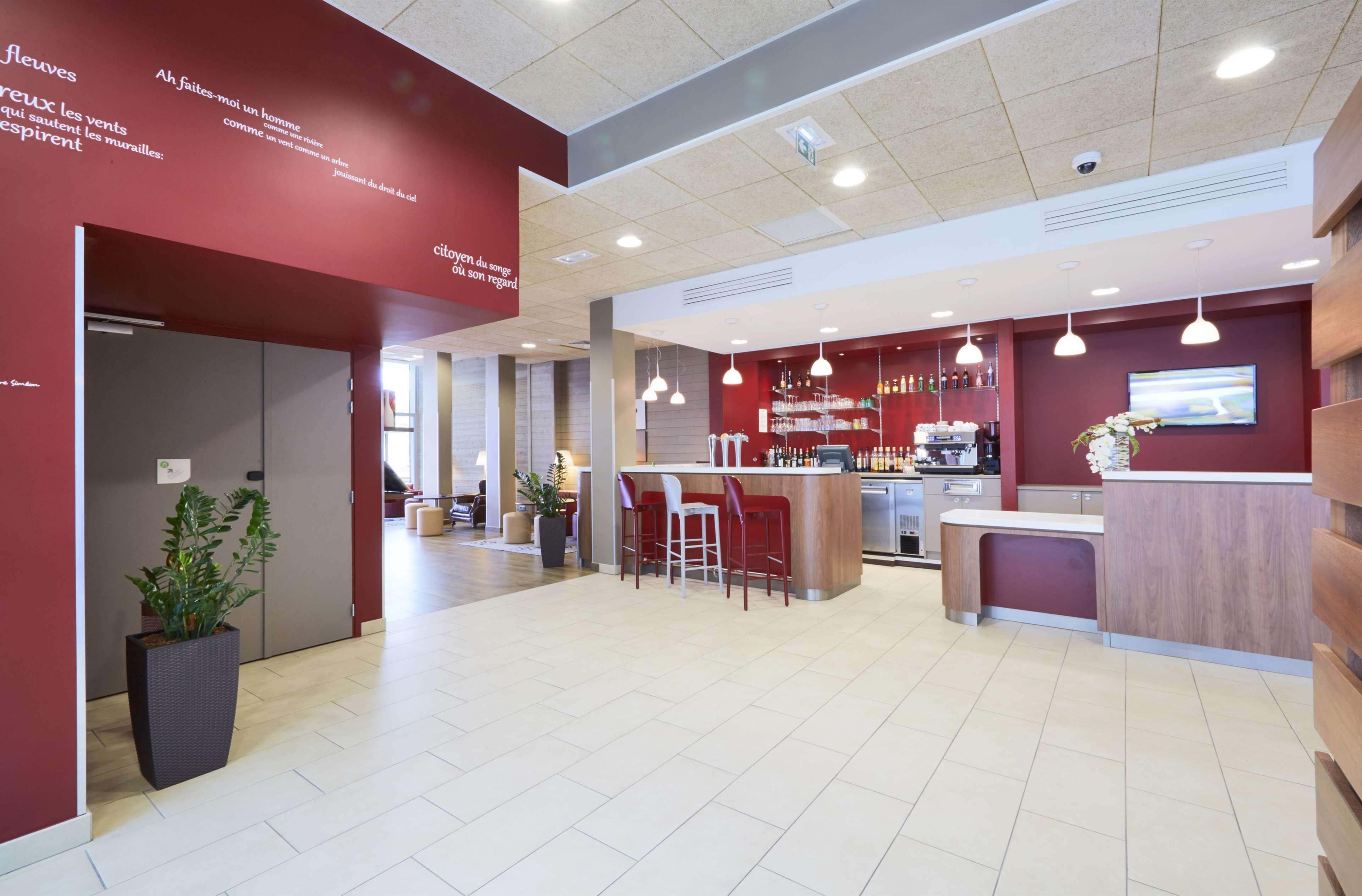 Campanile La Roche Sur Yon Centre Gare Hotel Екстериор снимка
