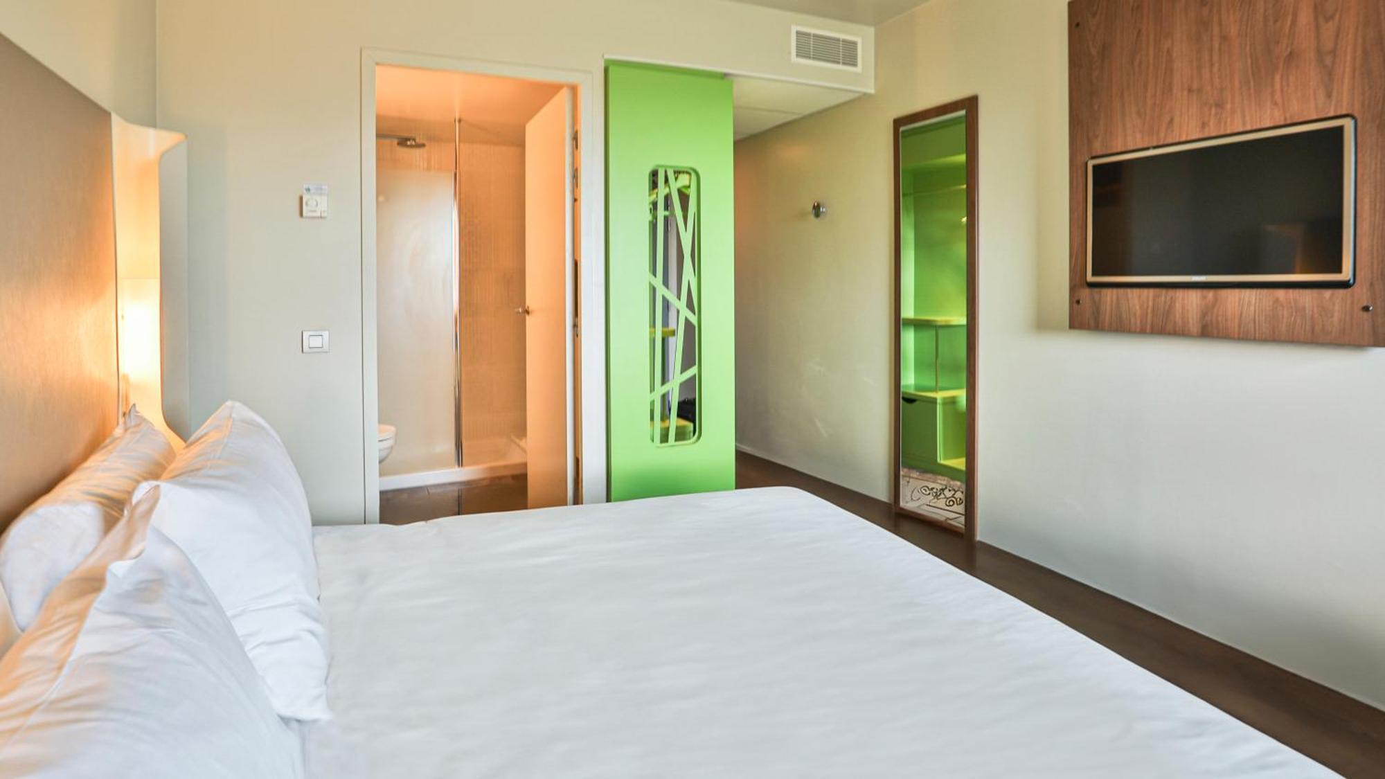 Campanile La Roche Sur Yon Centre Gare Hotel Екстериор снимка