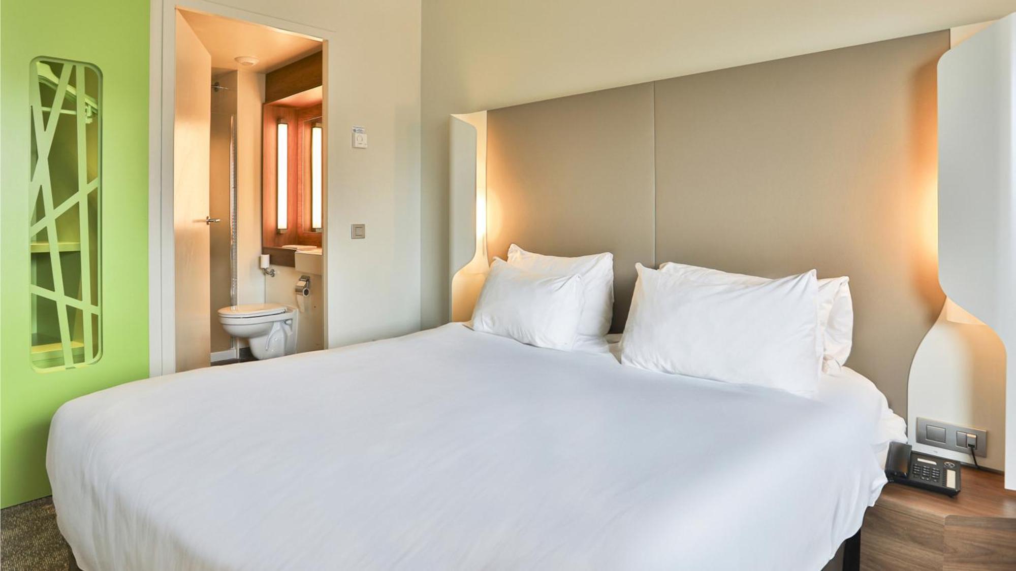 Campanile La Roche Sur Yon Centre Gare Hotel Екстериор снимка